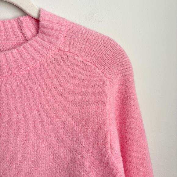 Universal Thread Bubblegum Pink Long Sleeve Cropped Boxy Crewneck Sweater - Picture 4 of 11